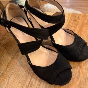 Torta Caliente Black Mary Jane Heels Ankle Straps Suede Platform great cond! 🖤